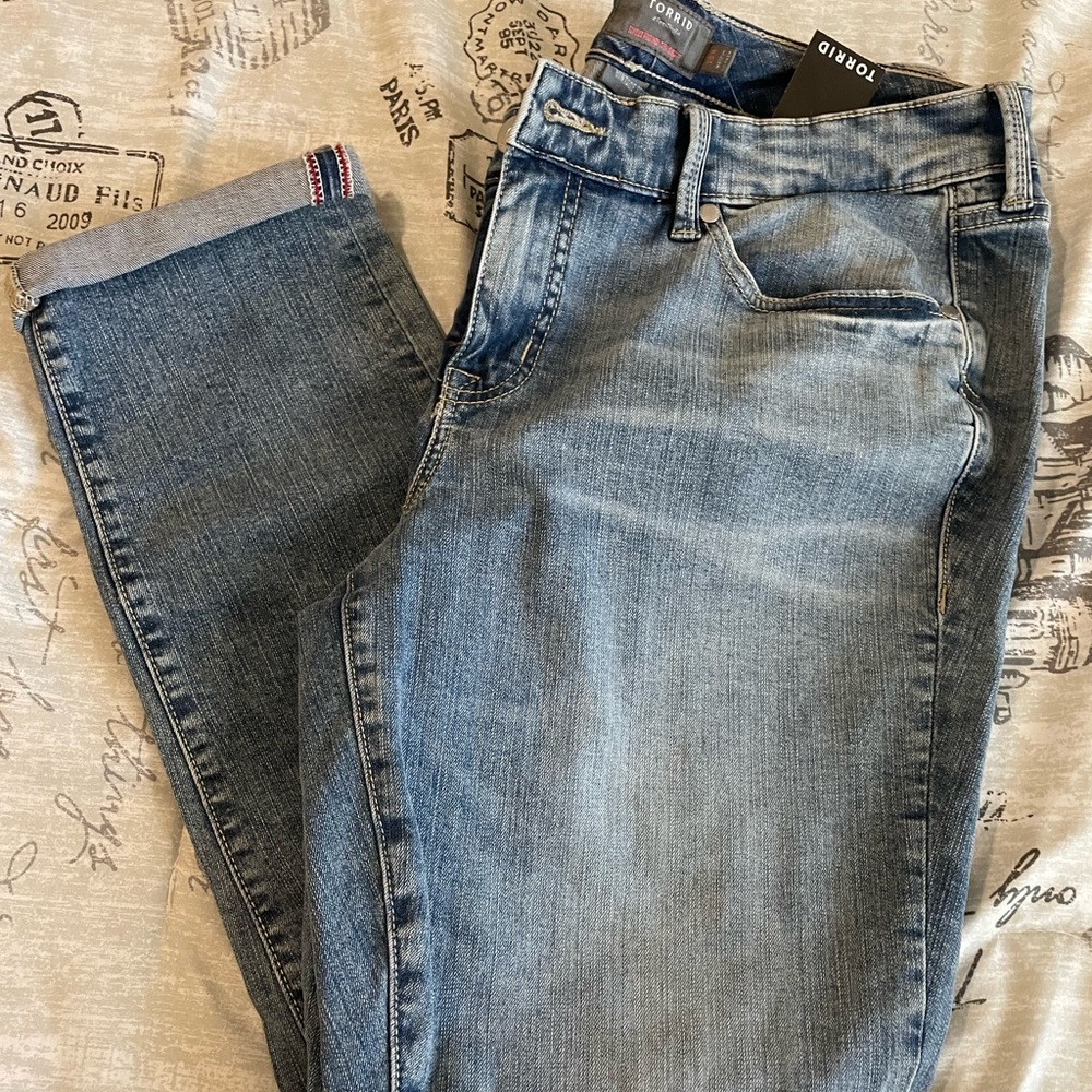 NWT Torrid Boyfriend Jeans